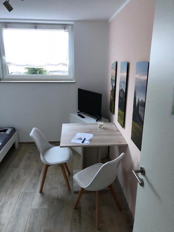 Ferienwohnungen Lamisto Am Waldesrand Neckartenzlingen Εξωτερικό φωτογραφία