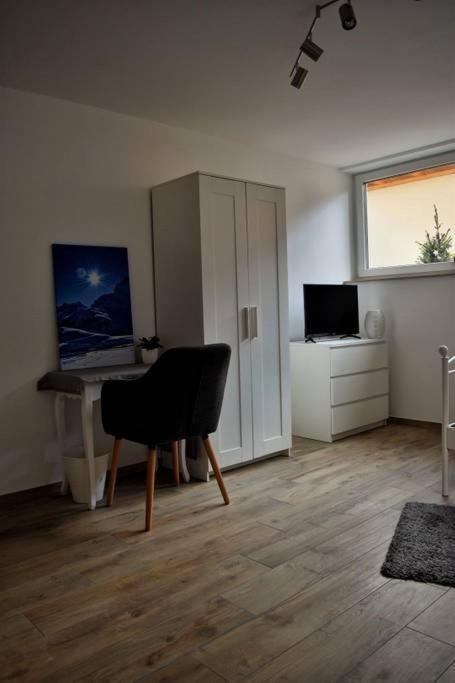 Ferienwohnungen Lamisto Am Waldesrand Neckartenzlingen Εξωτερικό φωτογραφία